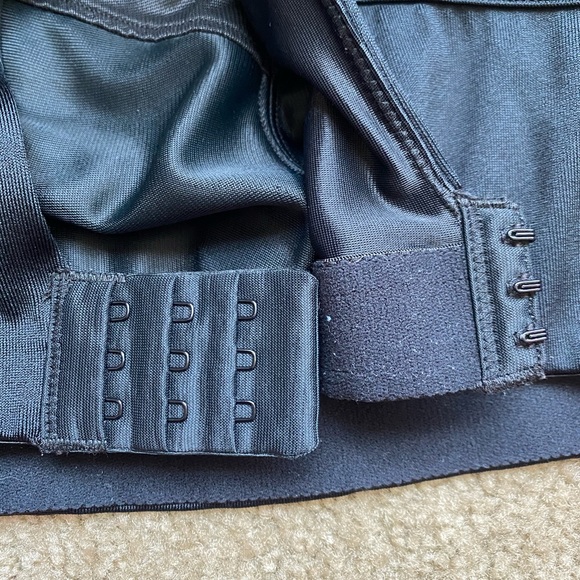 Two Brooks Fiona Sports bras size 34C - Picture 7 of 12